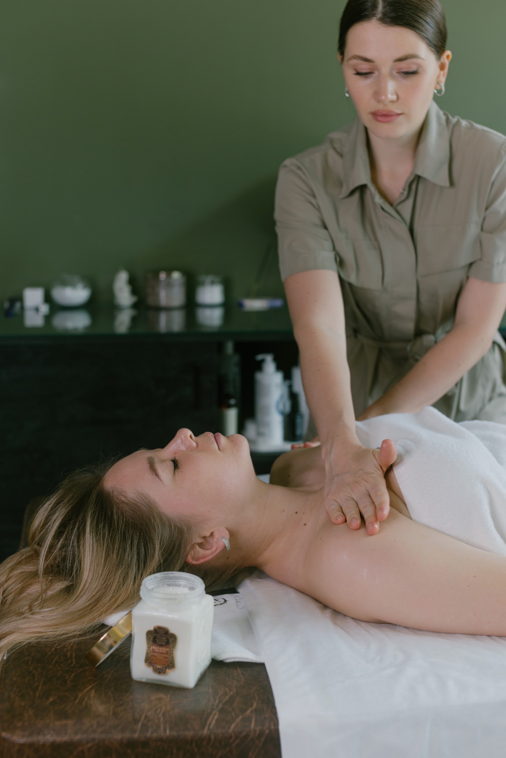 Массаж с продукцией La Sultane de Saba